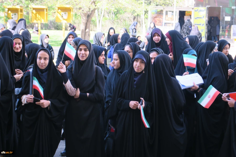 تجمع دانشجویان، اساتید و کارکنان پردیس شهید باهنر فارس در حمایت از سپاه و تصمیم شورای عالی امنیت کشور
 6