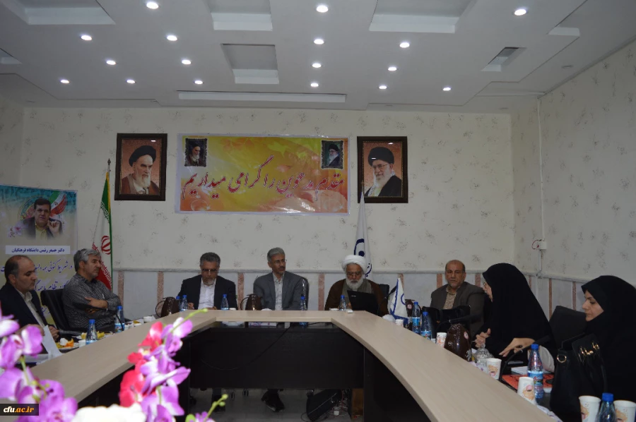 تشکیل جلسه آقای دکتر کچوییان (معاون نظارت ،ارزیابی وتضمین کیفیت ) با اعضای ستاد کمک رسانی و امداد رسانی دانشگاه فرهنگیان استان و بازدید میدانی از سیل زدگان استان خوزستان