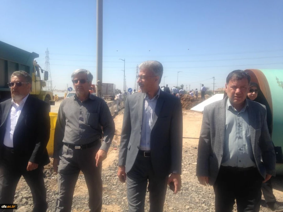 تشکیل جلسه آقای دکتر کچوییان (معاون نظارت ،ارزیابی وتضمین کیفیت ) با اعضای ستاد کمک رسانی و امداد رسانی دانشگاه فرهنگیان استان و بازدید میدانی از سیل زدگان استان خوزستان