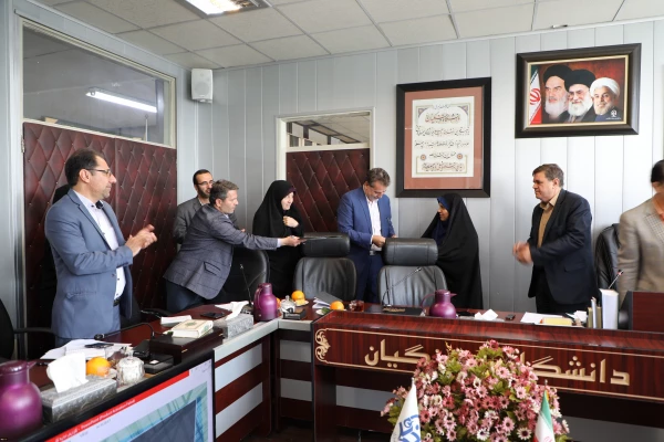 در جلسه گزارش عملکرد مدیران دانشگاه انجام شد:

تجلیل از مدیران بازنشسته اداره کل تربیت بدنی و مشاوره بهداشت و سلامت 3