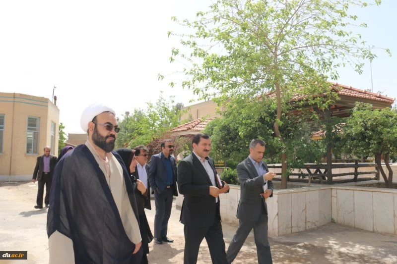 بازدید معاون طرح و برنامه و توسعه منابع دانشگاه فرهنگیان از پردیس فاطمه الزهرا (س) یزد
 2