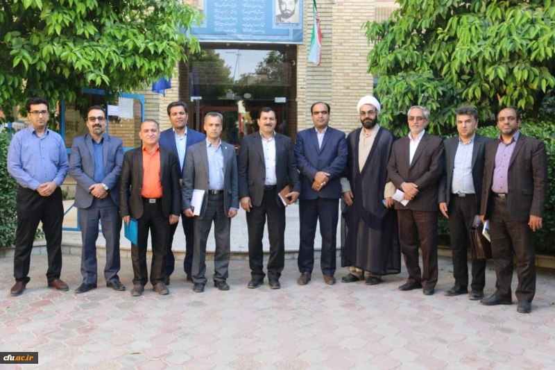 نشست هم اندیشی اساتید و کارکنان پردیس شهیدان پاک نژاد یزد با دکتر خاکی معاونت محترم طرح و برنامه و توسعه منابع دانشگاه فرهنگیان
 11