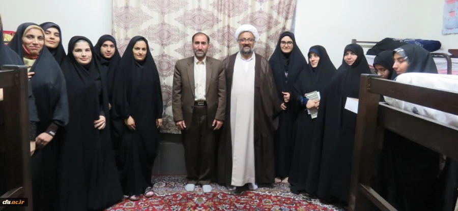 دیدار مدیر امور پردیس ها ومسئول نهادنمایندگی مقام معظم رهبری استان کرمانشاه با دانشجویان پردیس شهید صدوقی  3