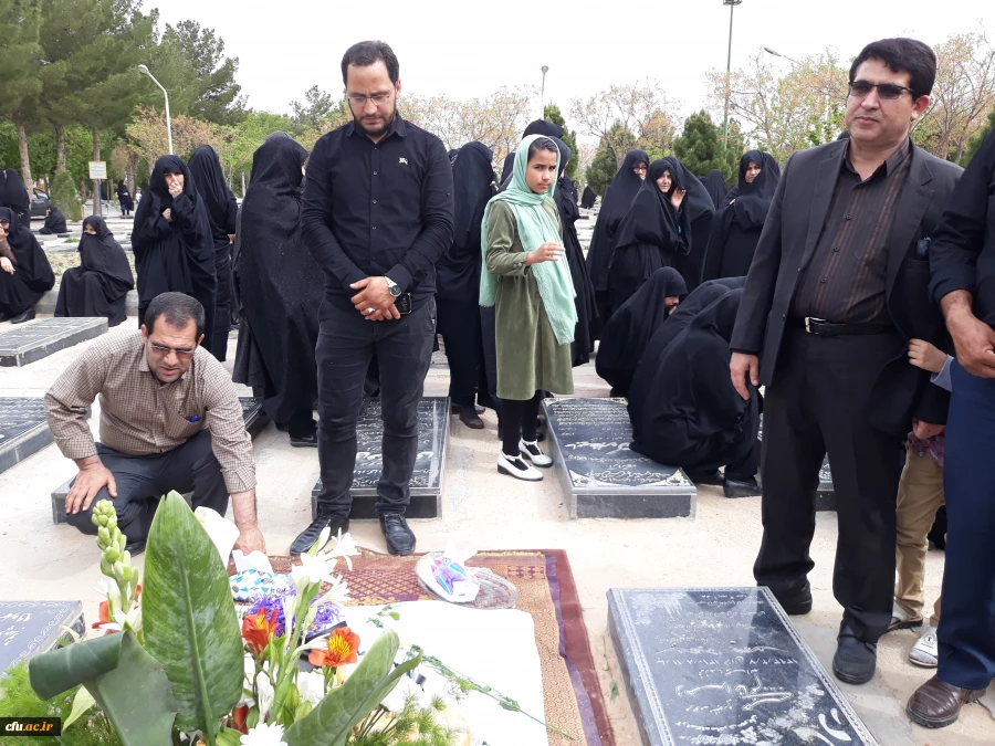 شرکت دانشجو معلمان پردیس امام جعفر صادق(ع) خواهران و جمعی از کارکنان پردیس های خراسان شمالی در مراسم چهلمین روز درگذشت دانشجو معلم عاطفه تقی زاده 2