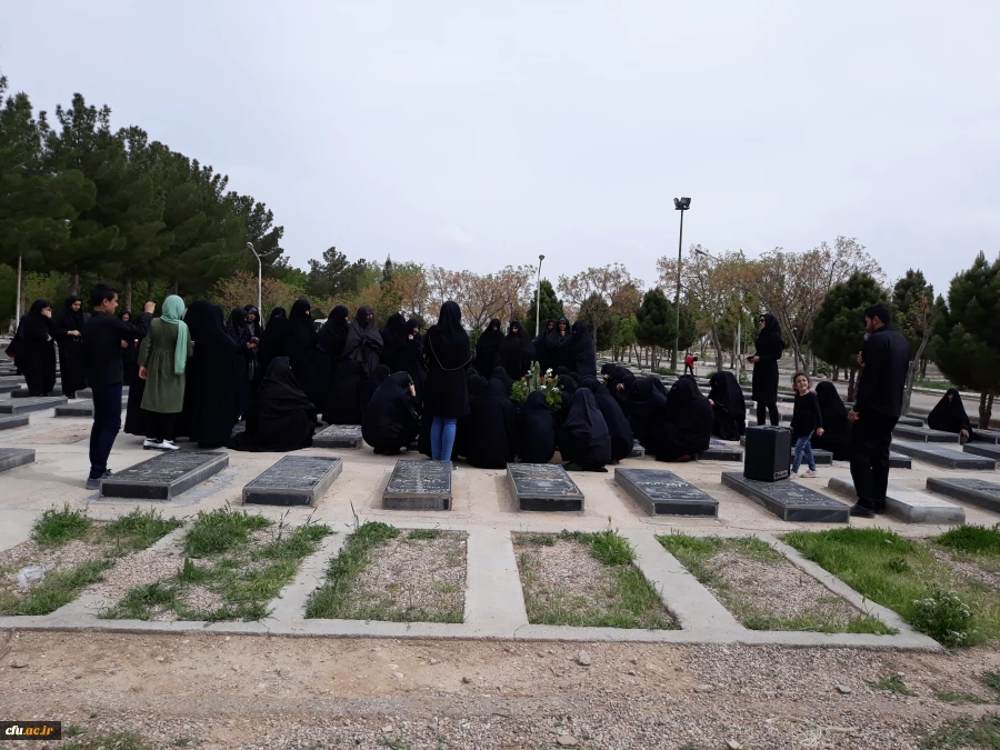 شرکت دانشجو معلمان پردیس امام جعفر صادق(ع) خواهران و جمعی از کارکنان پردیس های خراسان شمالی در مراسم چهلمین روز درگذشت دانشجو معلم عاطفه تقی زاده 2