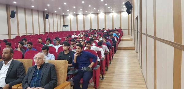 با حضور دکتر عسکرخانی استاد دانشگاه تهران و به همت بسیج دانشجویی برگزار گردید:

نشست تحلیلی اهداف آمریکا در دشمنی با سپاه پاسداران انقلاب اسلامی در دانشگاه فرهنگیان هرمزگان 5