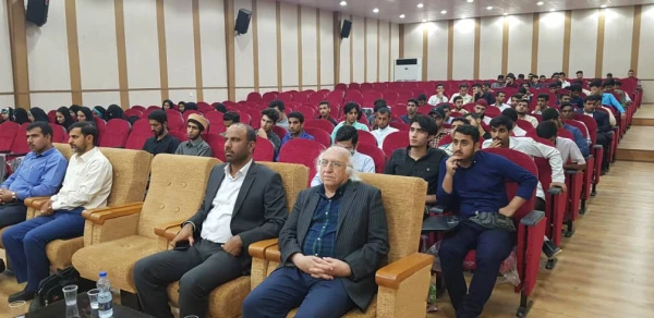 با حضور دکتر عسکرخانی استاد دانشگاه تهران و به همت بسیج دانشجویی برگزار گردید:

نشست تحلیلی اهداف آمریکا در دشمنی با سپاه پاسداران انقلاب اسلامی در دانشگاه فرهنگیان هرمزگان 6