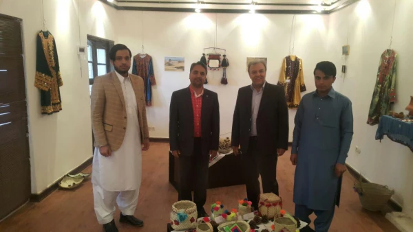 بازدید معاون محترم امور هنری وزارت فرهنگ و ارشاد اسلامی کشور از نمایشگاه صنایع دستی سیستان و بلوچستان در بیرجند 2