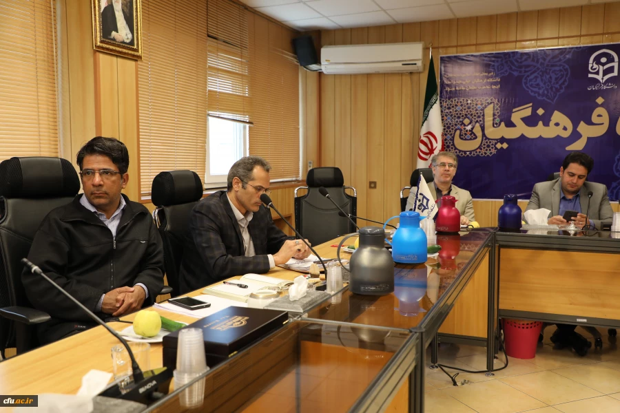 دکتر روشندل معاون آموزشی و تحصیلات تکمیلی دانشگاه؛ به مناسبت آغاز دهه سرآمدی آموزش:
«آموزش با کیفیت؛ معلم سرآمد، جامعه کارآمد»
 2