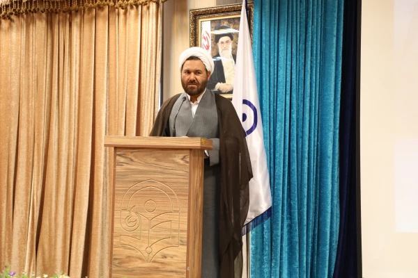 حجت السلام و المسلمین عابدی در جشن نیمه شعبان عنوان کرد:

حضرت قائم (عج) برای قیام به حق؛ اقامه حاکمیت امامت و ولایت و احیاء امری عظیم ظهور خواهند کرد 2