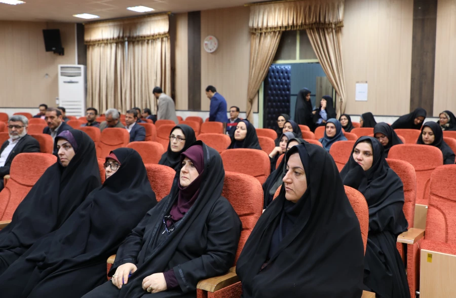 حجت السلام و المسلمین عابدی در جشن نیمه شعبان عنوان کرد:

حضرت قائم (عج) برای قیام به حق؛ اقامه حاکمیت امامت و ولایت و احیاء امری عظیم ظهور خواهند کرد 3