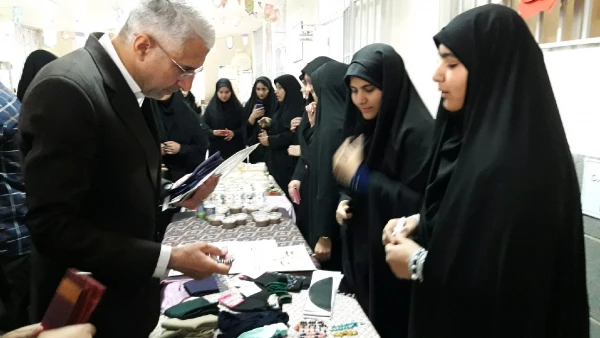 در پردیس زینب کبری(س) اراک برگزار شد

مراسم سیل مهربانی 2