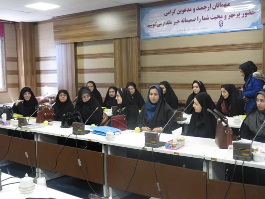 به مناسبت گرامیداشت هفته سرآمدی آموزش:

برگزاری «نشست نومعلمان» با مشارکت اداره کل آموزش و پرورش 4