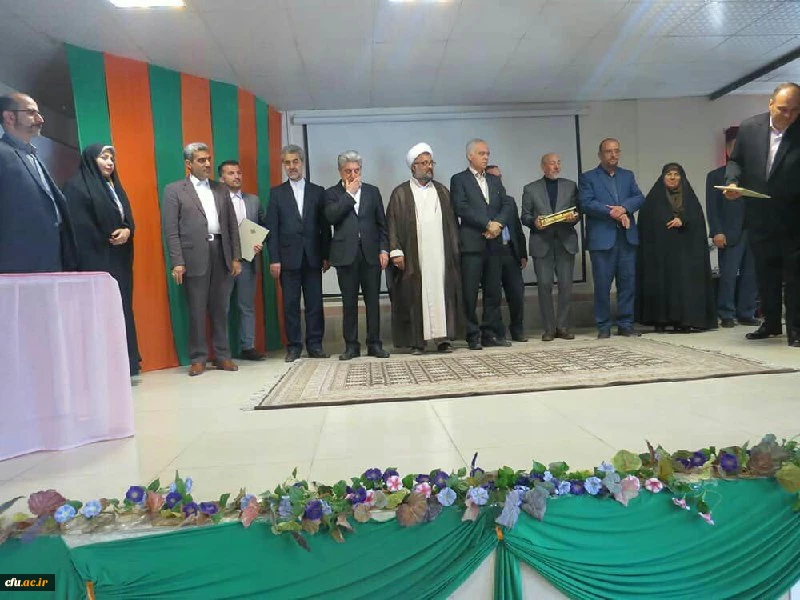 از سوی معاون دانشجویی به مناسبت هفته سراهای دانشجویی انجام شد:

تکریم از خیرین و کلنگ زنی پروژه عمرانی خوابگاه دانشجویی پردیس امیر کبیر 2