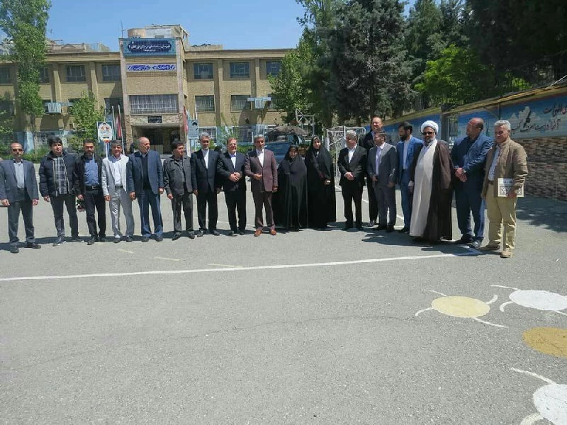 از سوی معاون دانشجویی به مناسبت هفته سراهای دانشجویی انجام شد:

تکریم از خیرین و کلنگ زنی پروژه عمرانی خوابگاه دانشجویی پردیس امیر کبیر 2