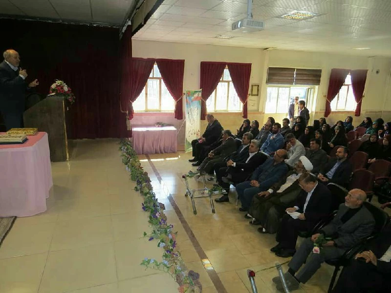 از سوی معاون دانشجویی به مناسبت هفته سراهای دانشجویی انجام شد:

تکریم از خیرین و کلنگ زنی پروژه عمرانی خوابگاه دانشجویی پردیس امیر کبیر 2