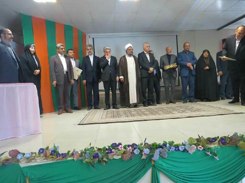 از سوی معاون دانشجویی به مناسبت هفته سراهای دانشجویی انجام شد:

تکریم از خیرین و کلنگ زنی پروژه عمرانی خوابگاه دانشجویی پردیس امیر کبیر 2