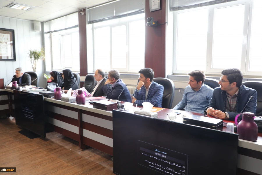 دیدار و ملاقات عمومی رئیس دانشگاه با مراجعین انجام شد 4