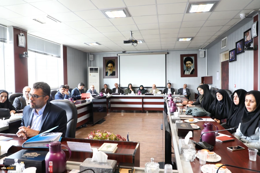 دیدار و ملاقات عمومی رئیس دانشگاه با مراجعین انجام شد 7