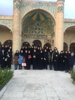 به همت دانشجویی پردیس الزهرا (س) زنجان و با همکاری معاونت فرهنگی شهرداری زنجان برگزار شد:

تور گردشگری(زنجانگردی) به مناسبت هفته سراهای دانشجویی و آموزش 2