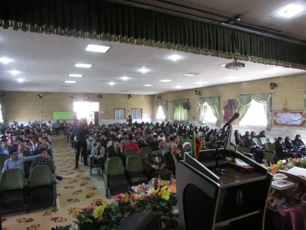 در دانشگاه فرهنگیان استان مرکزی برگزار شد

محفل نورانی انس با قرآن کریم 2