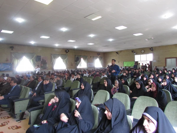 در دانشگاه فرهنگیان استان مرکزی برگزار شد

محفل نورانی انس با قرآن کریم 3