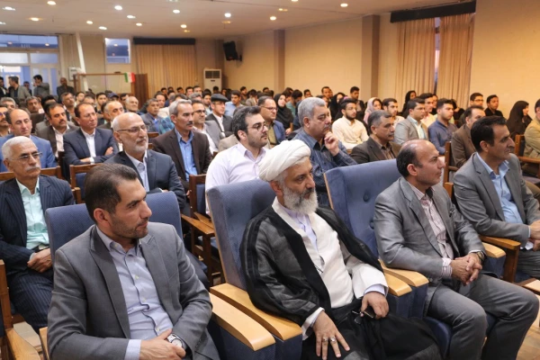 آیین بزرگداشت مقام معلم و دهه سرآمدی آموزش در پردیس آیت الله خامنه ای گرگان برگزار شد. 4