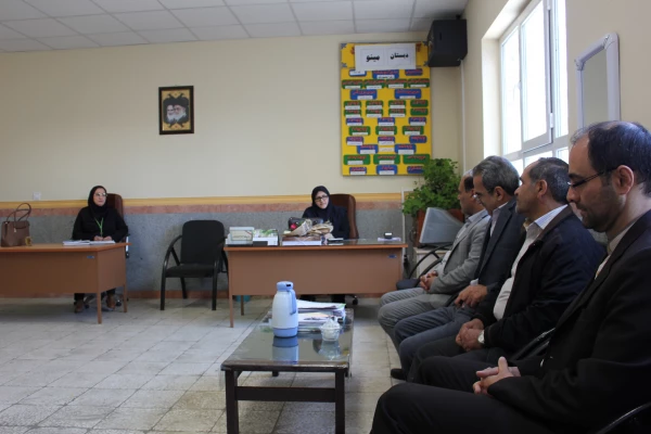 سرپرست دانشگاه فرهنگیان همدان در بازدید از مدارس مجری طرح کارورزی:

معلمان و مدیران شاغل در مدارس، اساتیدی با تجربه، مهربان و کمک حال دانشگاه فرهنگیان هستند