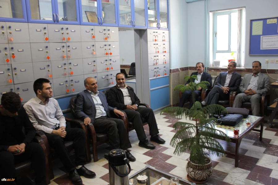 سرپرست دانشگاه فرهنگیان همدان در بازدید از مدارس مجری طرح کارورزی:

معلمان و مدیران شاغل در مدارس، اساتیدی با تجربه، مهربان و کمک حال دانشگاه فرهنگیان هستند