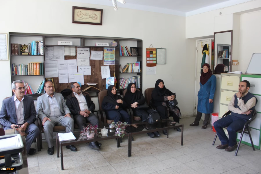 سرپرست دانشگاه فرهنگیان همدان در بازدید از مدارس مجری طرح کارورزی:

معلمان و مدیران شاغل در مدارس، اساتیدی با تجربه، مهربان و کمک حال دانشگاه فرهنگیان هستند