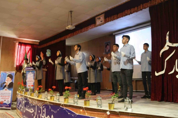 مراسم جشن هفته بزرگداشت مقام معلم و گرامیداشت استاد شهید مرتضی مطهری دانشگاه فرهنگیان خراسان شمالی با هدف کمک مالی به سیل زدگان استان های گلستان، فارس، لرستان، خوزستان و ... برگزار شد. 5