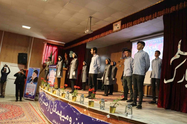 مراسم جشن هفته بزرگداشت مقام معلم و گرامیداشت استاد شهید مرتضی مطهری دانشگاه فرهنگیان خراسان شمالی با هدف کمک مالی به سیل زدگان استان های گلستان، فارس، لرستان، خوزستان و ... برگزار شد. 9