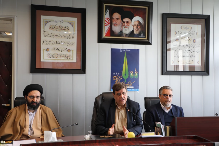 دکتر خنیفر در نشست با مدیران استانی:

مدیران با درایت خود ظرفیت های پنهان را اشکار و خیز بلندی به سمت پذیرش دانشجو و تکمیل ظرفیت در سال آینده بردارند 2