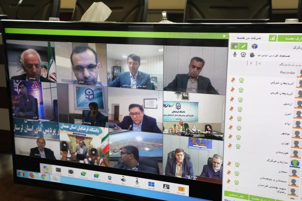 دکتر خنیفر در نشست با مدیران استانی:

مدیران با درایت خود ظرفیت های پنهان را اشکار و خیز بلندی به سمت پذیرش دانشجو و تکمیل ظرفیت در سال آینده بردارند 4