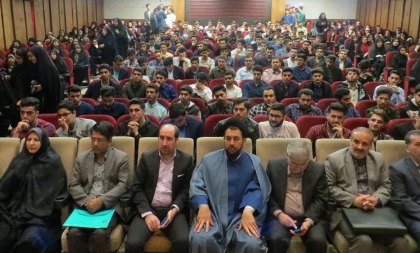 رئیس مجمع نمایندگان گیلان در جشن نکوداشت مقام معلم و هفته سرآمدی آموزش در دانشگاه فرهنگیان گیلان خطاب به دانشجویان : دانشمندان فردا امروز از شما می آموزند. 2