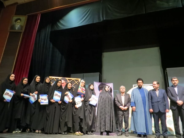 رئیس مجمع نمایندگان گیلان در جشن نکوداشت مقام معلم و هفته سرآمدی آموزش در دانشگاه فرهنگیان گیلان خطاب به دانشجویان : دانشمندان فردا امروز از شما می آموزند. 7