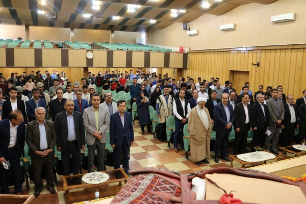 به مناسبت دهه سرآمدی آموزش و بزرگداشت مقام معلم همایش دانشجویی قومیت های دانشگاه فرهنگیان فارس با دعوت از نمایندگانی از سایر دستگاهها برگزار گردید 2