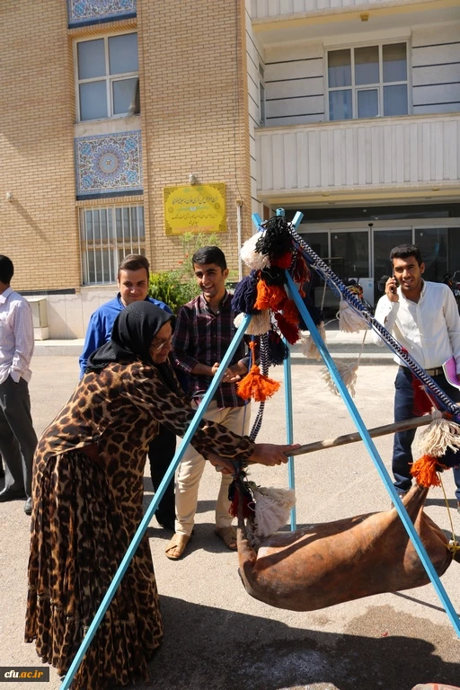 به مناسبت دهه سرآمدی آموزش و بزرگداشت مقام معلم همایش دانشجویی قومیت های دانشگاه فرهنگیان فارس با دعوت از نمایندگانی از سایر دستگاهها برگزار گردید 6