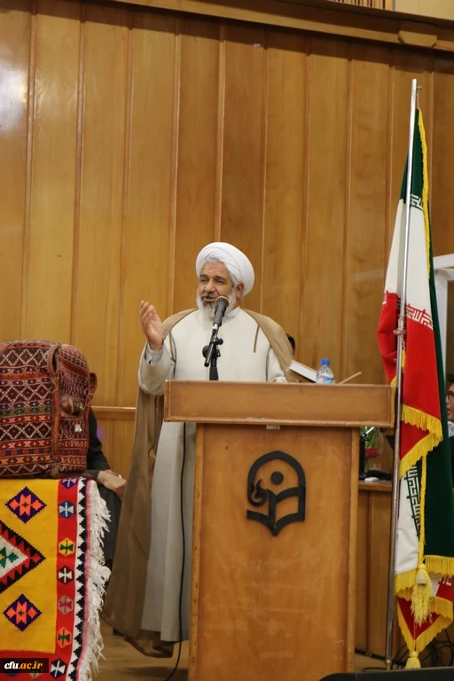 به مناسبت دهه سرآمدی آموزش و بزرگداشت مقام معلم همایش دانشجویی قومیت های دانشگاه فرهنگیان فارس با دعوت از نمایندگانی از سایر دستگاهها برگزار گردید 8