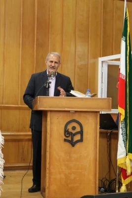 به مناسبت دهه سرآمدی آموزش و بزرگداشت مقام معلم همایش دانشجویی قومیت های دانشگاه فرهنگیان فارس با دعوت از نمایندگانی از سایر دستگاهها برگزار گردید 9