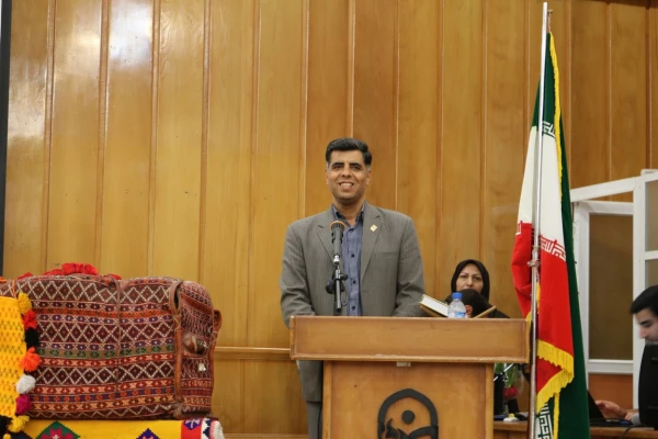 به مناسبت دهه سرآمدی آموزش و بزرگداشت مقام معلم همایش دانشجویی قومیت های دانشگاه فرهنگیان فارس با دعوت از نمایندگانی از سایر دستگاهها برگزار گردید 5