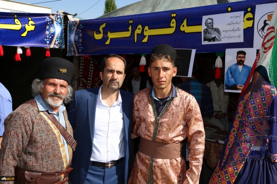 به مناسبت دهه سرآمدی آموزش و بزرگداشت مقام معلم همایش دانشجویی قومیت های دانشگاه فرهنگیان فارس با دعوت از نمایندگانی از سایر دستگاهها برگزار گردید 12