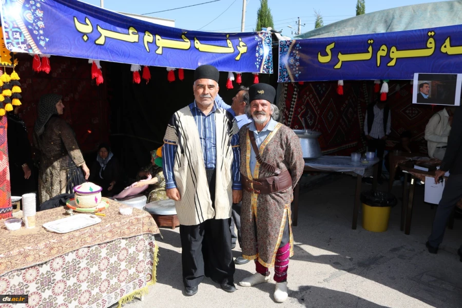به مناسبت دهه سرآمدی آموزش و بزرگداشت مقام معلم همایش دانشجویی قومیت های دانشگاه فرهنگیان فارس با دعوت از نمایندگانی از سایر دستگاهها برگزار گردید 13