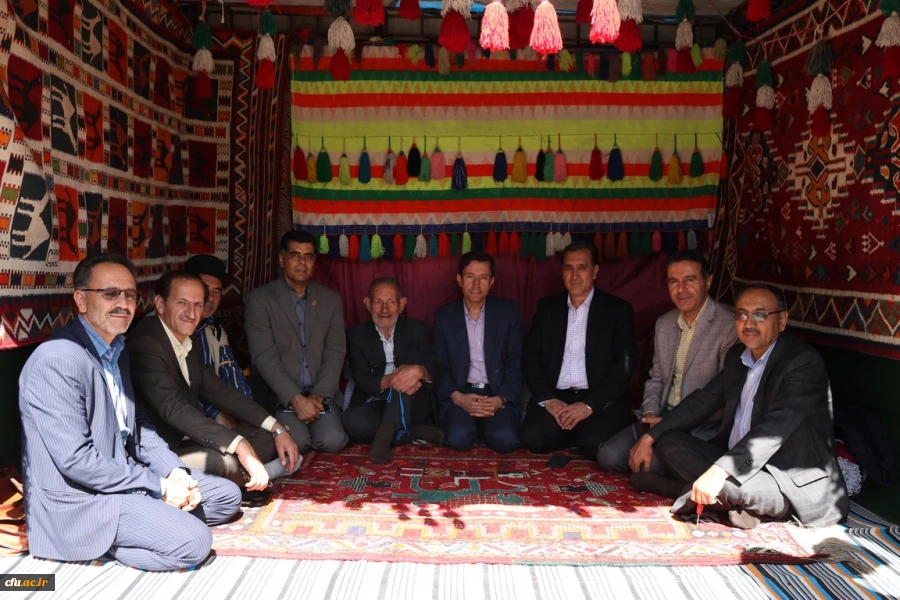 به مناسبت دهه سرآمدی آموزش و بزرگداشت مقام معلم همایش دانشجویی قومیت های دانشگاه فرهنگیان فارس با دعوت از نمایندگانی از سایر دستگاهها برگزار گردید 15