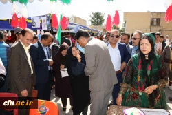 به مناسبت دهه سرآمدی آموزش و بزرگداشت مقام معلم همایش دانشجویی قومیت های دانشگاه فرهنگیان فارس با دعوت از نمایندگانی از سایر دستگاهها برگزار گردید 19