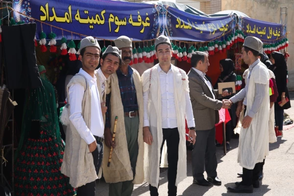 به مناسبت دهه سرآمدی آموزش و بزرگداشت مقام معلم همایش دانشجویی قومیت های دانشگاه فرهنگیان فارس با دعوت از نمایندگانی از سایر دستگاهها برگزار گردید 20