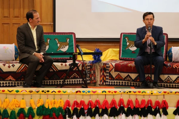 به مناسبت دهه سرآمدی آموزش و بزرگداشت مقام معلم همایش دانشجویی قومیت های دانشگاه فرهنگیان فارس با دعوت از نمایندگانی از سایر دستگاهها برگزار گردید 22