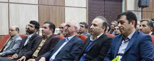 معاون سیاسی امنیتی استانداری زنجان در مراسم هفته سرآمدی در دانشگاه فرهنگیان استان زنجان گفت:

دانشگاه فرهنگیان،دانشگاهی، که می تواند انسان هایی را پرورش دهد که هم واجد نوآوری و بداعت باشند و هم بتوانند این شاخصه را در نسل آینده پرورش دهند. 2