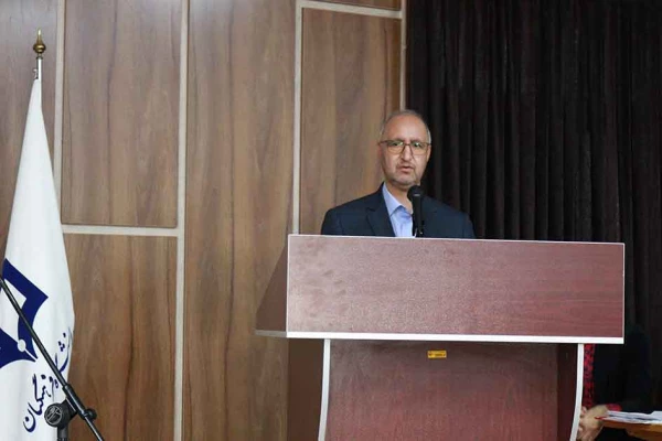 معاون سیاسی امنیتی استانداری زنجان در مراسم هفته سرآمدی در دانشگاه فرهنگیان استان زنجان گفت:

دانشگاه فرهنگیان،دانشگاهی، که می تواند انسان هایی را پرورش دهد که هم واجد نوآوری و بداعت باشند و هم بتوانند این شاخصه را در نسل آینده پرورش دهند. 2