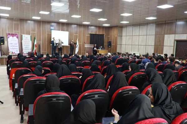 معاون سیاسی امنیتی استانداری زنجان در مراسم هفته سرآمدی در دانشگاه فرهنگیان استان زنجان گفت:

دانشگاه فرهنگیان،دانشگاهی، که می تواند انسان هایی را پرورش دهد که هم واجد نوآوری و بداعت باشند و هم بتوانند این شاخصه را در نسل آینده پرورش دهند. 6